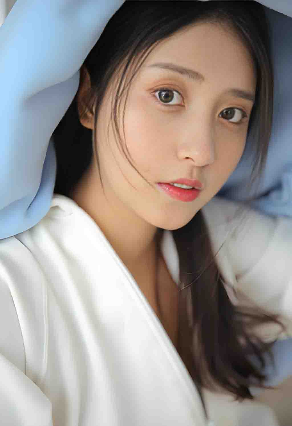 B站女神潇洒哥直播走光,巨乳抹胸冷艳女神竟当众换裤子,大秀性感完美身材老色批速来围观。 B站女神潇洒哥直播走光,巨乳抹胸冷艳女神竟当众换裤子,大秀性感完美身材老色批速来围观。